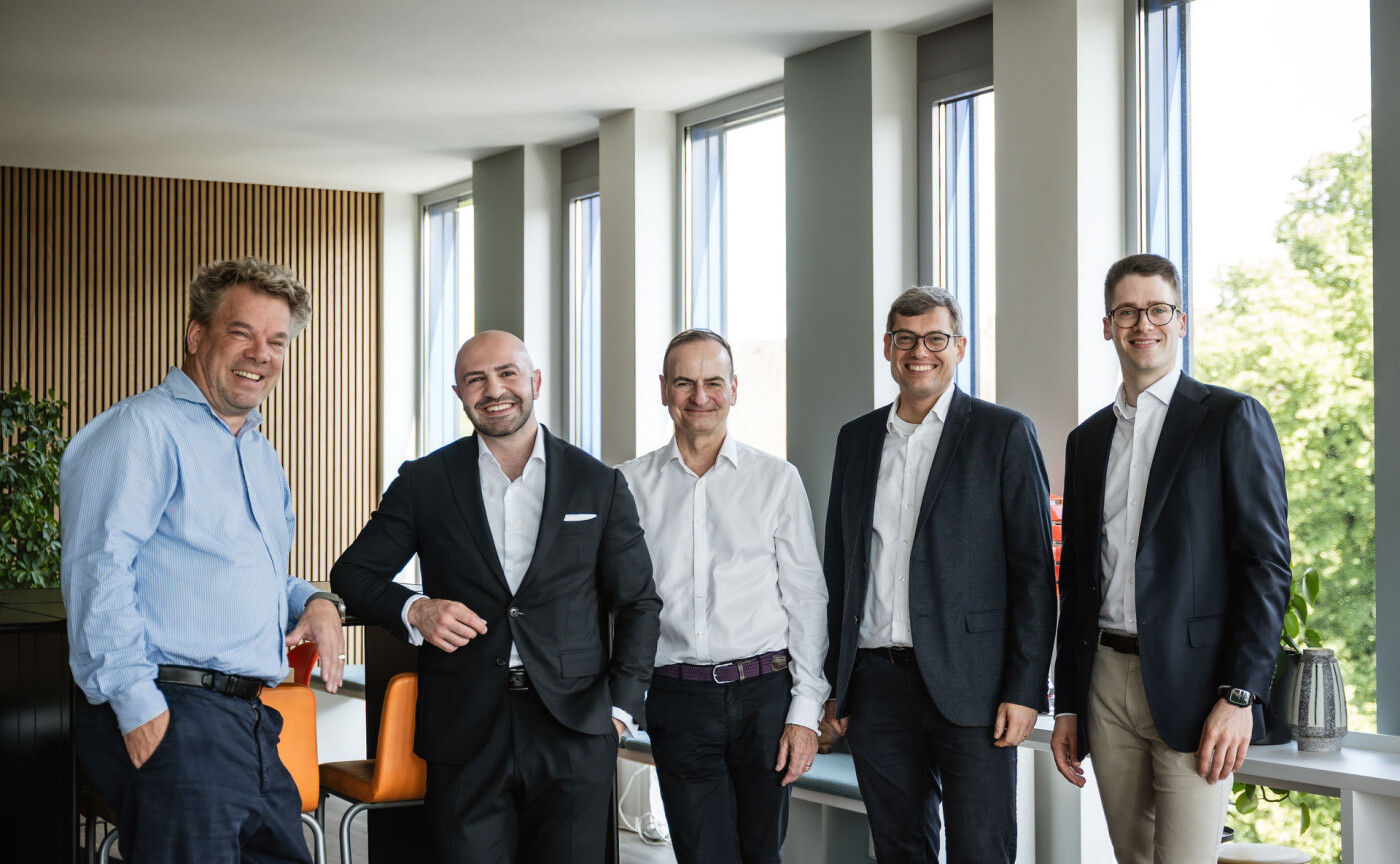 GAM-Roundtable in Hamburg mit pbm-Herausgeber Malte Dreher: Mirko Ranno von GAM Investments, Christoph Kind von Marcard, Stein & Co, Christian Witt von AURETAS family trust und und Philip Wobst von der BAUER Verm&ouml;gensverwaltung (v.l.n.r.).