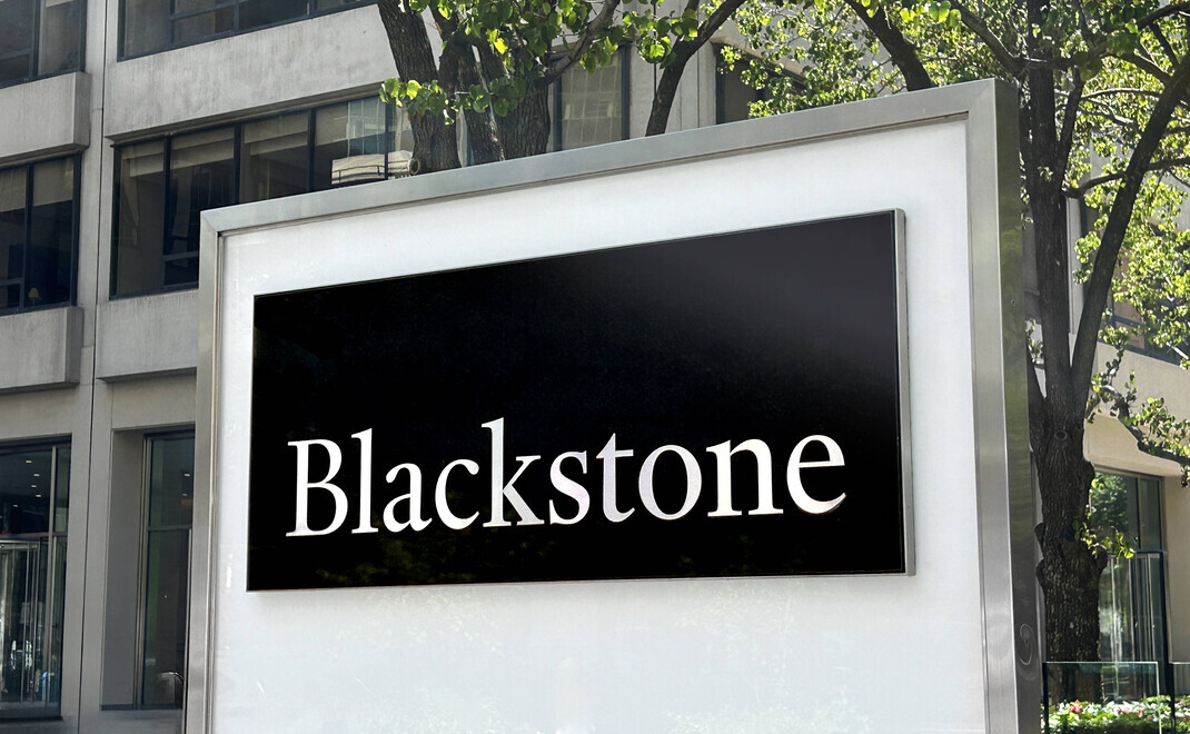 Blackstone kooperiert mit Wellington Management und Vanguard