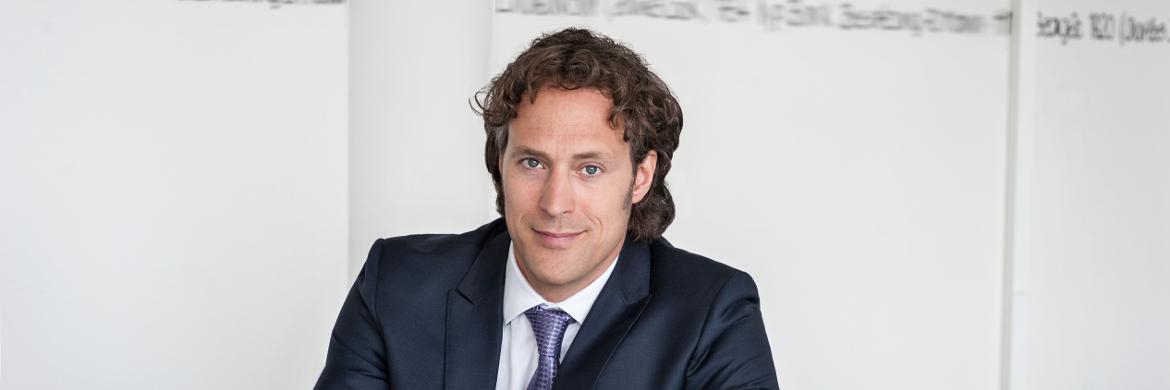 Nils Hemmer ist Leiter der Bereiche Geschäftskunden und Partnervertrieb bei Pioneer Investments